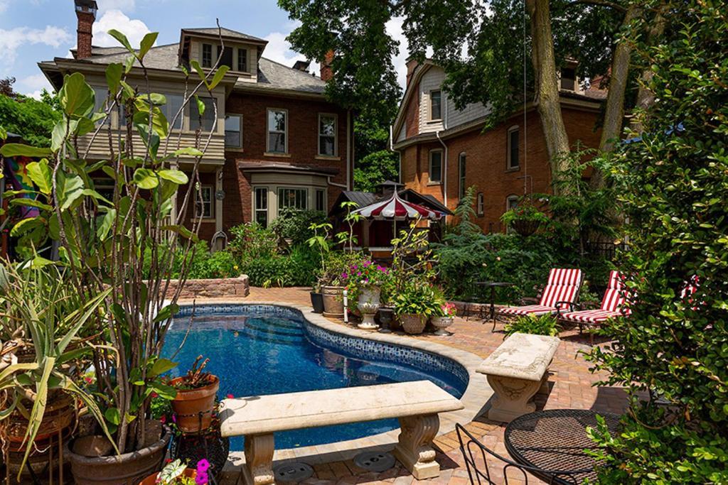 Mike & Allen'S Place On The Park_2 Columbus Exterior photo